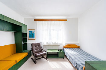 Pokoj Patro - Prodej domu 77 m², Praha 10 - Záběhlice