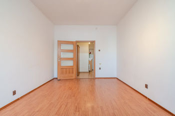 Prodej bytu 1+1 v osobním vlastnictví 34 m², Praha 9 - Libeň