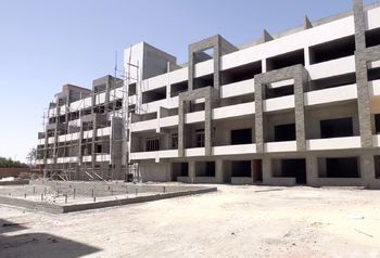 Stavba fáze 2 a 3 projektu - budoucí vnitroblok s velkým bazénem - Prodej bytu 1+kk v osobním vlastnictví 80 m², Hurghada