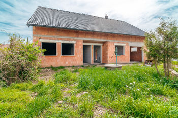 Prodej domu 176 m², Lukovany