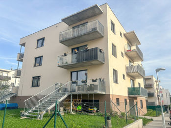 dům - Prodej bytu 1+kk v osobním vlastnictví 44 m², Milovice