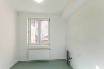 Technická místnost - Pronájem komerčního prostoru 75 m², Praha 8 - Karlín