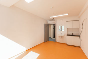 Komerční prostory - Pronájem komerčního prostoru 75 m², Praha 8 - Karlín