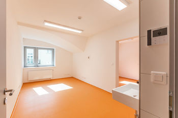 Komerční prostory  - Pronájem komerčního prostoru 75 m², Praha 8 - Karlín 