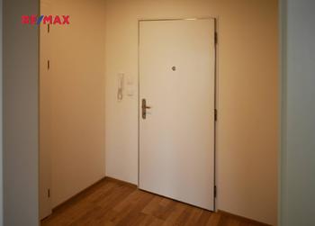 předsíň + vstup - Pronájem bytu 2+kk v osobním vlastnictví 48 m², Praha 9 - Letňany
