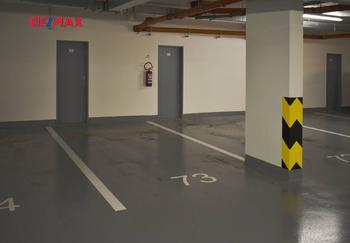 garážové stání - Pronájem bytu 2+kk v osobním vlastnictví 48 m², Praha 9 - Letňany