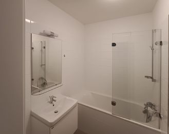 koupelna + WC - Pronájem bytu 2+kk v osobním vlastnictví 48 m², Praha 9 - Letňany