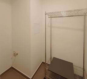 komora, napojení pro pračku - Pronájem bytu 2+kk v osobním vlastnictví 48 m², Praha 9 - Letňany