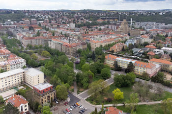 Pohled na Bubeneč - dron - Prodej bytu 2+kk v osobním vlastnictví 44 m², Praha 6 - Bubeneč