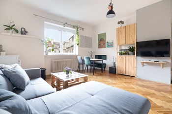 Obývací pokoj 2 - Prodej bytu 2+kk v osobním vlastnictví 44 m², Praha 6 - Bubeneč