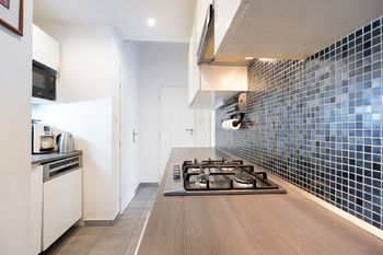 Kuchyně - detail - Prodej bytu 2+kk v osobním vlastnictví 44 m², Praha 6 - Bubeneč