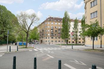 Pohled na dům pro pěší - Prodej bytu 2+kk v osobním vlastnictví 44 m², Praha 6 - Bubeneč
