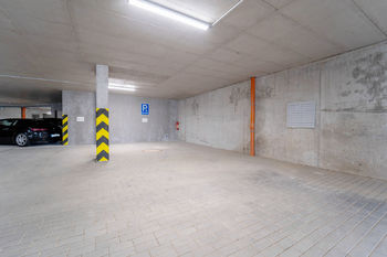 Prodávané garážové parkovací místo GS 114 v 2. PP - Prodej garážového stání 22 m², Kolín