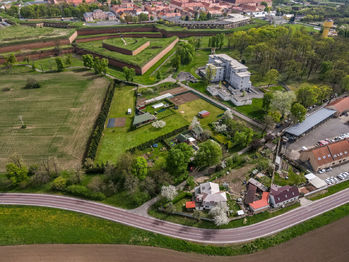 Prodej pozemku 2002 m², Terezín