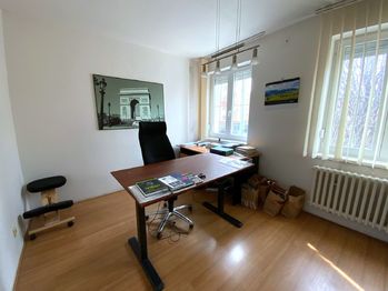 Kancelář - Pronájem kancelářských prostor 364 m², Praha 10 - Strašnice