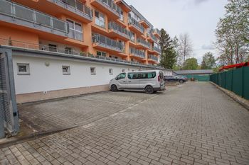 parkovací stání - Prodej bytu 2+kk v osobním vlastnictví 52 m², České Budějovice