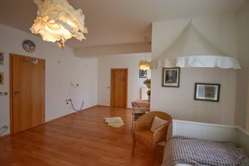 obývací pokoj - Prodej bytu 2+kk v osobním vlastnictví 52 m², České Budějovice