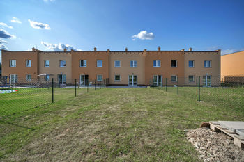 Pronájem rodinného domu Kvasiny - pohled na dům - Pronájem domu 104 m², Kvasiny