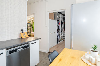 Pohled z kuchyně - Prodej bytu 4+1 v osobním vlastnictví 88 m², Svitavy