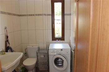 Samostatné WC - Pronájem domu 76 m², Černolice