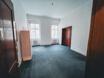 Pronájem kancelářských prostor 568 m², Praha 1 - Nové Město