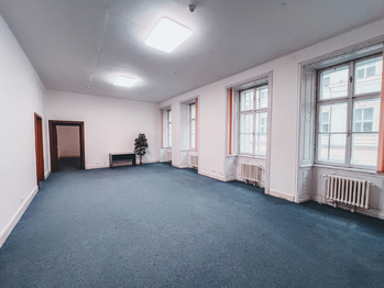 Pronájem kancelářských prostor 568 m², Praha 1 - Nové Město