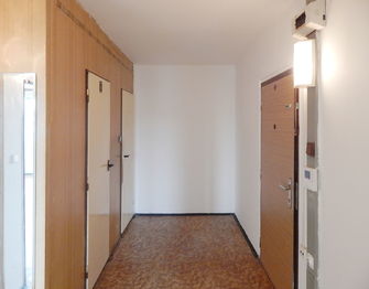 Chodbička v bytě - Prodej bytu 3+1 v osobním vlastnictví 64 m², Rakovník
