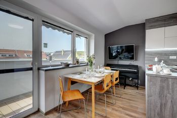 jídelní stůl - Prodej bytu 3+kk v osobním vlastnictví 71 m², Brno