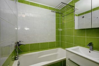 koupelna - Prodej bytu 2+1 v osobním vlastnictví 52 m², Brno