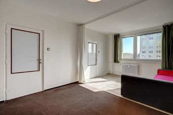 obývací pokoj foto 3 - Prodej bytu 2+1 v osobním vlastnictví 52 m², Brno