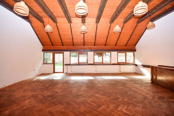 Prodej domu 655 m², Všenory