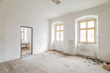 Prodej nájemního domu 800 m², Kounov
