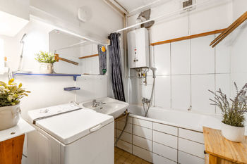 Koupelna - Prodej domu 111 m², Praha 10 - Strašnice