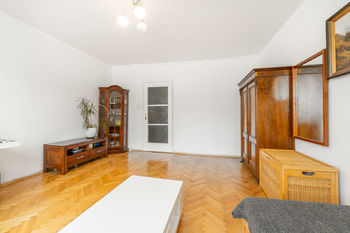 Obývací pokoj - Prodej domu 111 m², Praha 10 - Strašnice