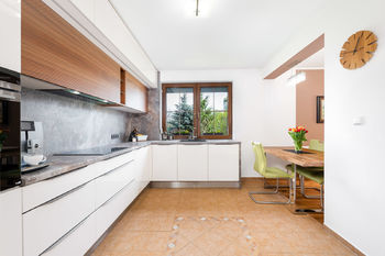 kuchyň - Prodej domu 183 m², Křemže