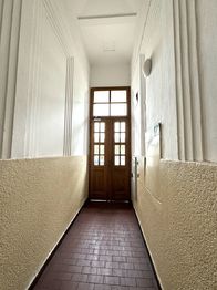 chodba domu - Pronájem bytu 3+kk v osobním vlastnictví, Plzeň