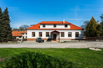 Prodej hotelu 850 m², Kundratice