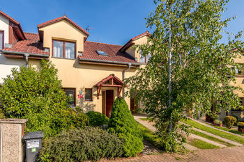 Pronájem domu 200 m², Praha 9 - Běchovice