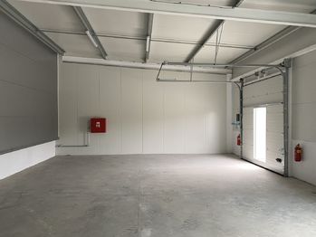 Pronájem skladovacích prostor 93 m², Praha 9 - Horní Počernice