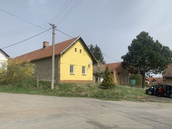 Pohled z ulice - Prodej domu 100 m², Mlečice