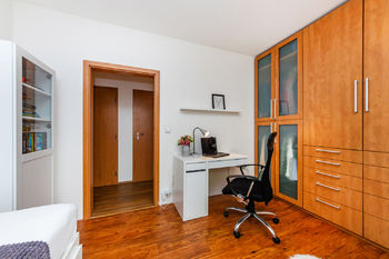 Prodej bytu 3+1 v osobním vlastnictví 82 m², Šestajovice