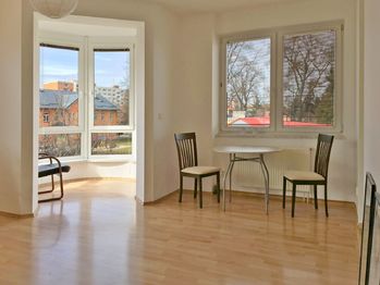 Obývací pokoj - Pronájem bytu 2+1 v osobním vlastnictví 66 m², Olomouc