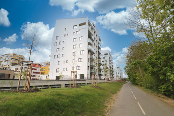 Bytový dům - Pronájem bytu 2+kk v osobním vlastnictví 56 m², Praha 9 - Vysočany 