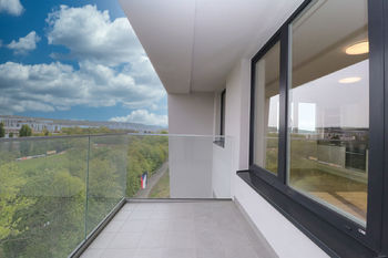 Balkon - Pronájem bytu 2+kk v osobním vlastnictví 56 m², Praha 9 - Vysočany