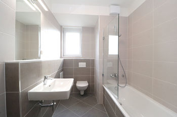 Koupelna - Pronájem bytu 2+kk v osobním vlastnictví 56 m², Praha 9 - Vysočany