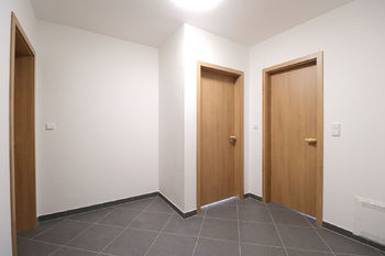 Chodba - Pronájem bytu 2+kk v osobním vlastnictví 56 m², Praha 9 - Vysočany