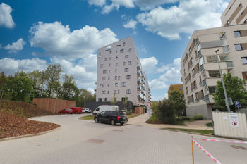 Bytový dům - Pronájem bytu 2+kk v osobním vlastnictví 56 m², Praha 9 - Vysočany