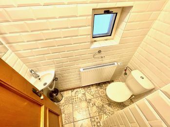 Toalety/zákazníci - Prodej obchodních prostor 120 m², České Budějovice