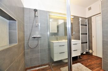 koupelna ... - Pronájem bytu 3+1 v osobním vlastnictví 96 m², Havlíčkův Brod
