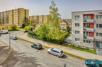Pohled z kuchyně - Pronájem bytu 2+1 v osobním vlastnictví 60 m², Plzeň